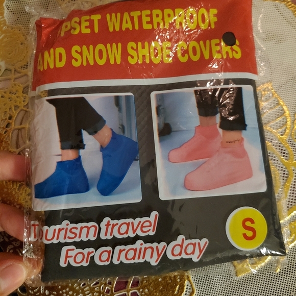 Water proff show cover,never  use - Picture 2 of 3